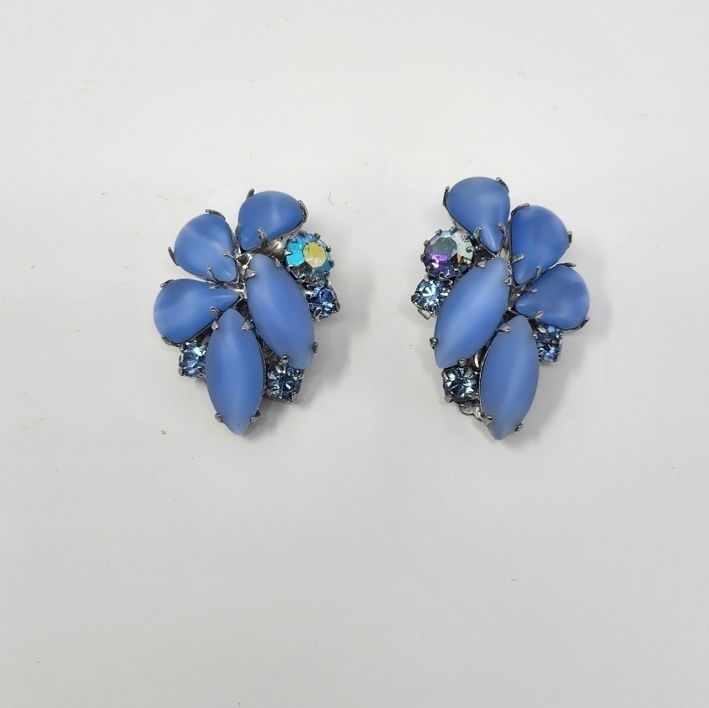 VINTAGE LAVENDER RINEESTONE CLIP-ON EARRINGS